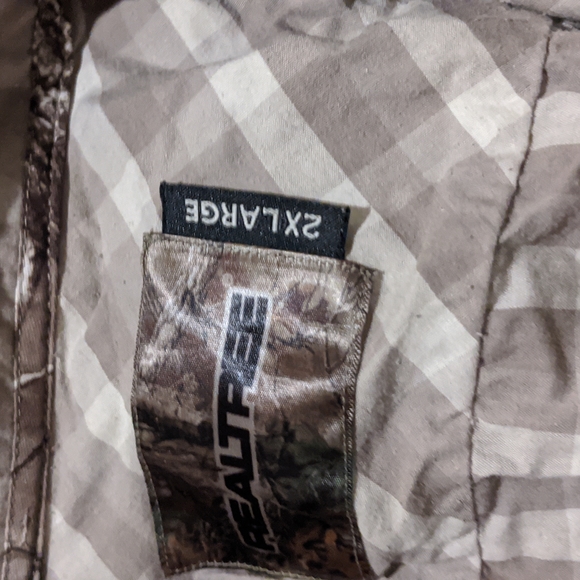 Tan 2xl short sleeve realtree shirt - Picture 2 of 2